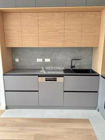 Nikolaja Kravcova | 4zida.rs