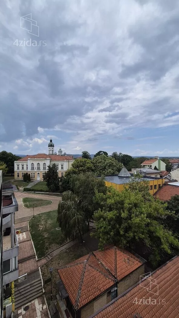 Četvoroiposoban stan | 4zida