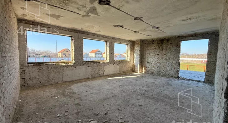 Poslovna zgrada | 4zida