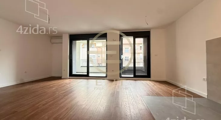 Šestosoban stan | 4zida