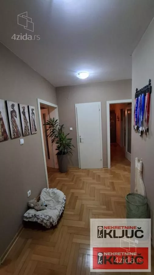 Troiposoban stan | 4zida