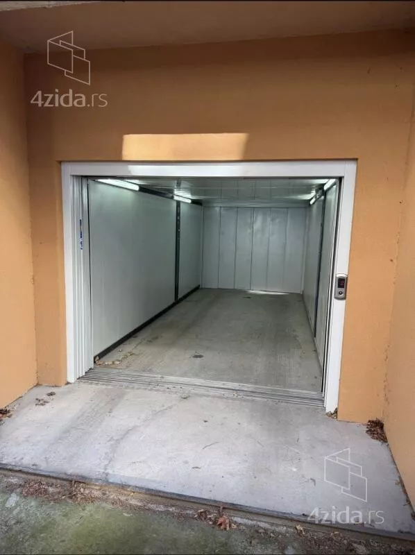 Garaža | 4zida