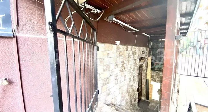 Lokal | 4zida