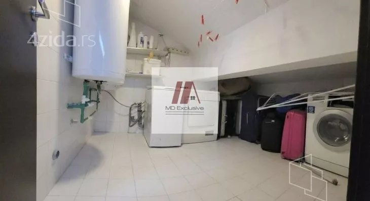 Četvoroiposoban stan | 4zida