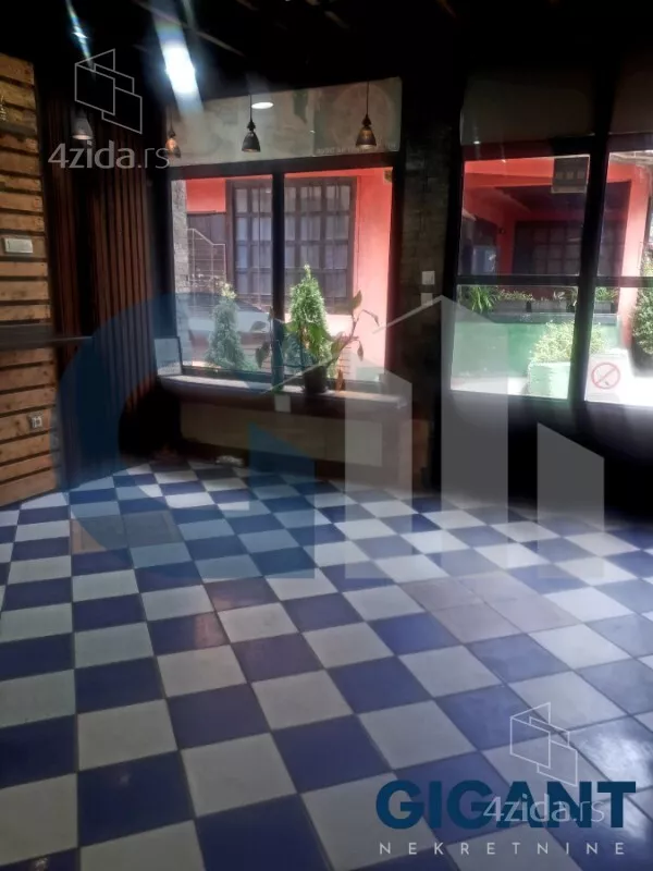 Lokal | 4zida