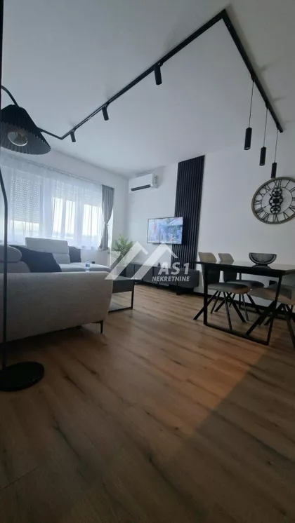 Bulevar Cara Lazara | 4zida.rs