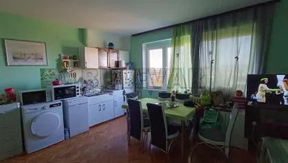 Trg revolucije | 4zida.rs