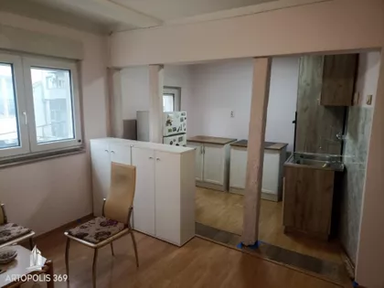 Vukov Spomenik | 4zida.rs