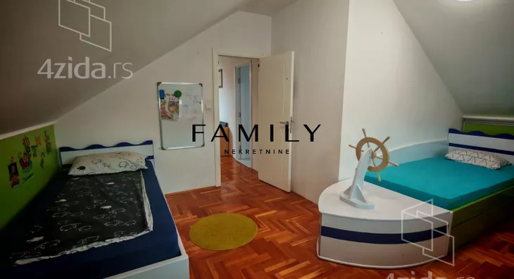 Petosoban stan | 4zida