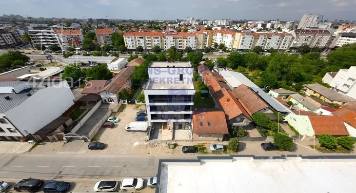 Sedmosoban stan | 4zida