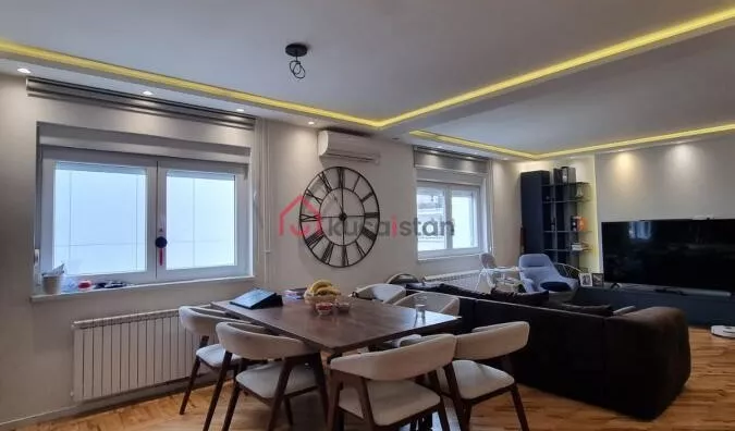 Sedmosoban stan | 4zida