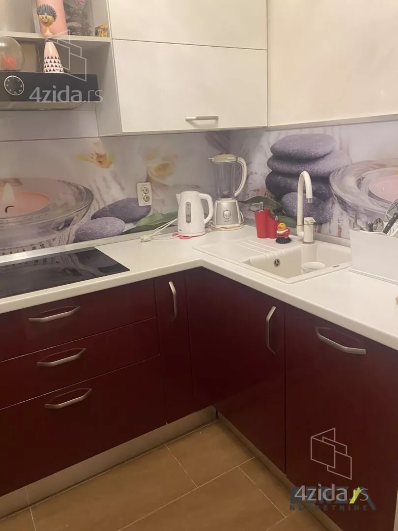 Četvoroiposoban stan | 4zida