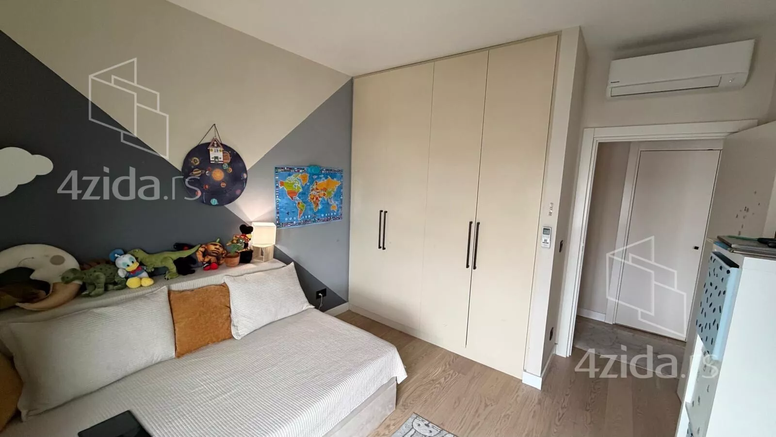 Troiposoban stan | 4zida