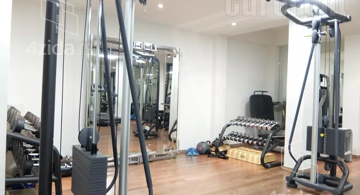 Petosoban stan | 4zida