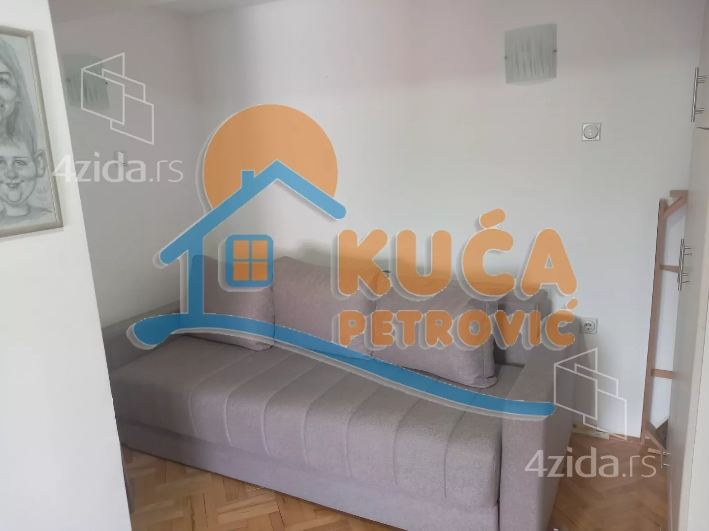 Jednoiposoban stan | 4zida