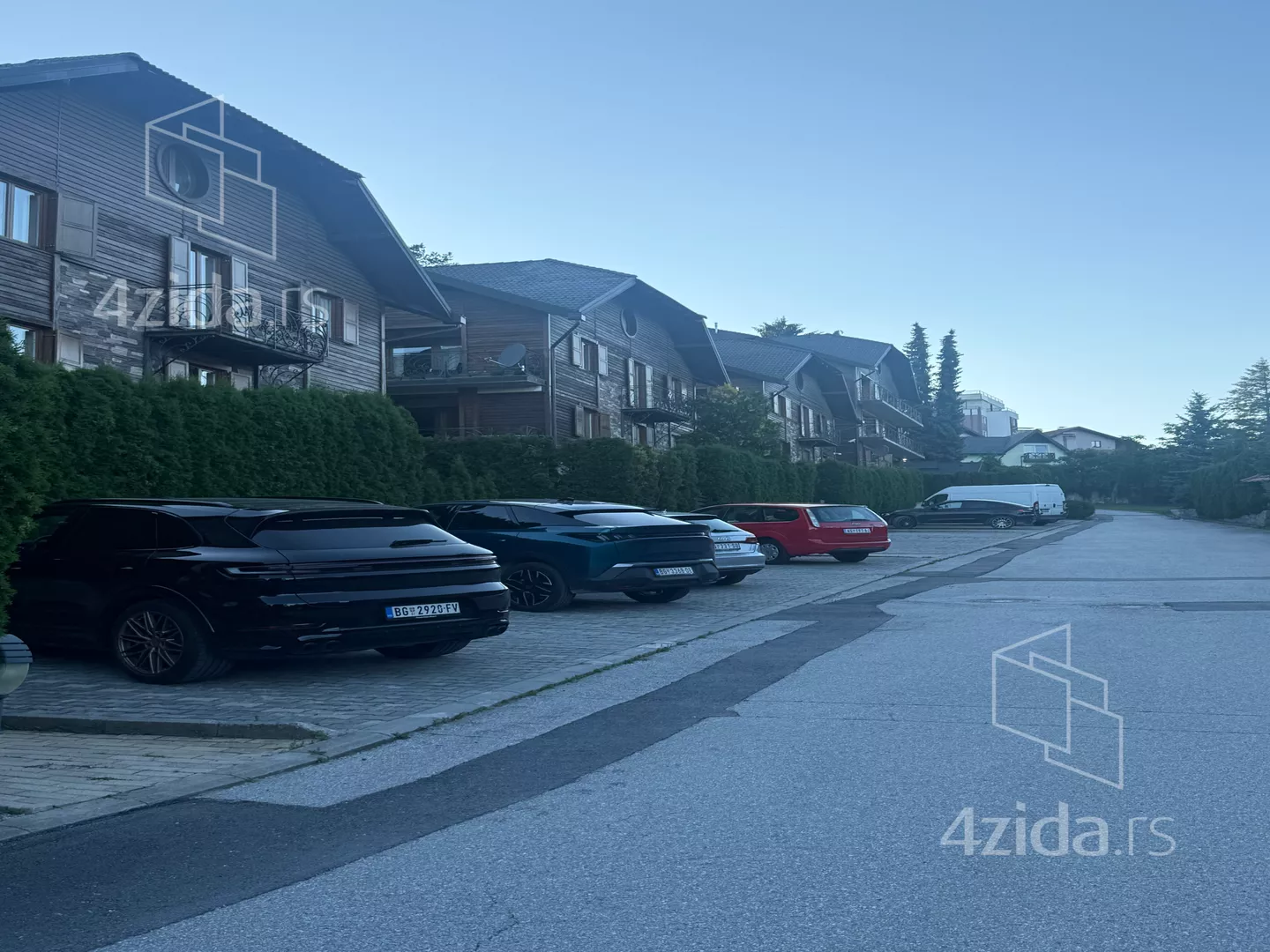Četvorosoban stan | 4zida