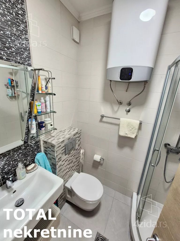 Šestosoban stan | 4zida