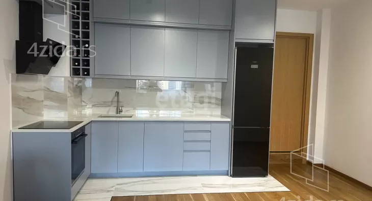 Šestosoban stan | 4zida