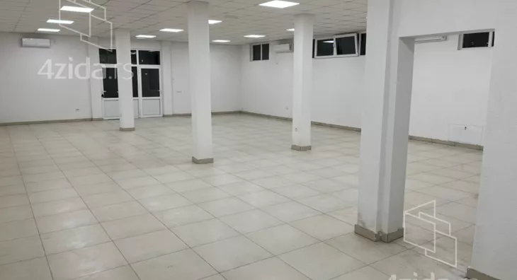 Poslovna zgrada | 4zida