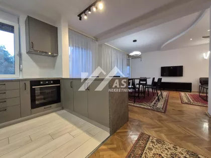 Petra Drapšina | 4zida.rs
