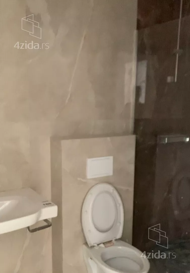 Četvoroiposoban stan | 4zida