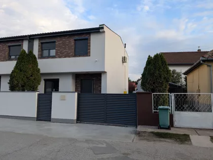 Karolja Bitermana 48 | 4zida.rs