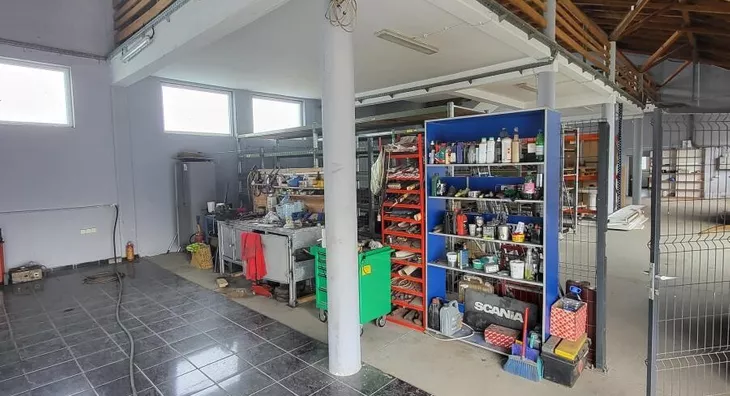 Poslovni prostor | 4zida