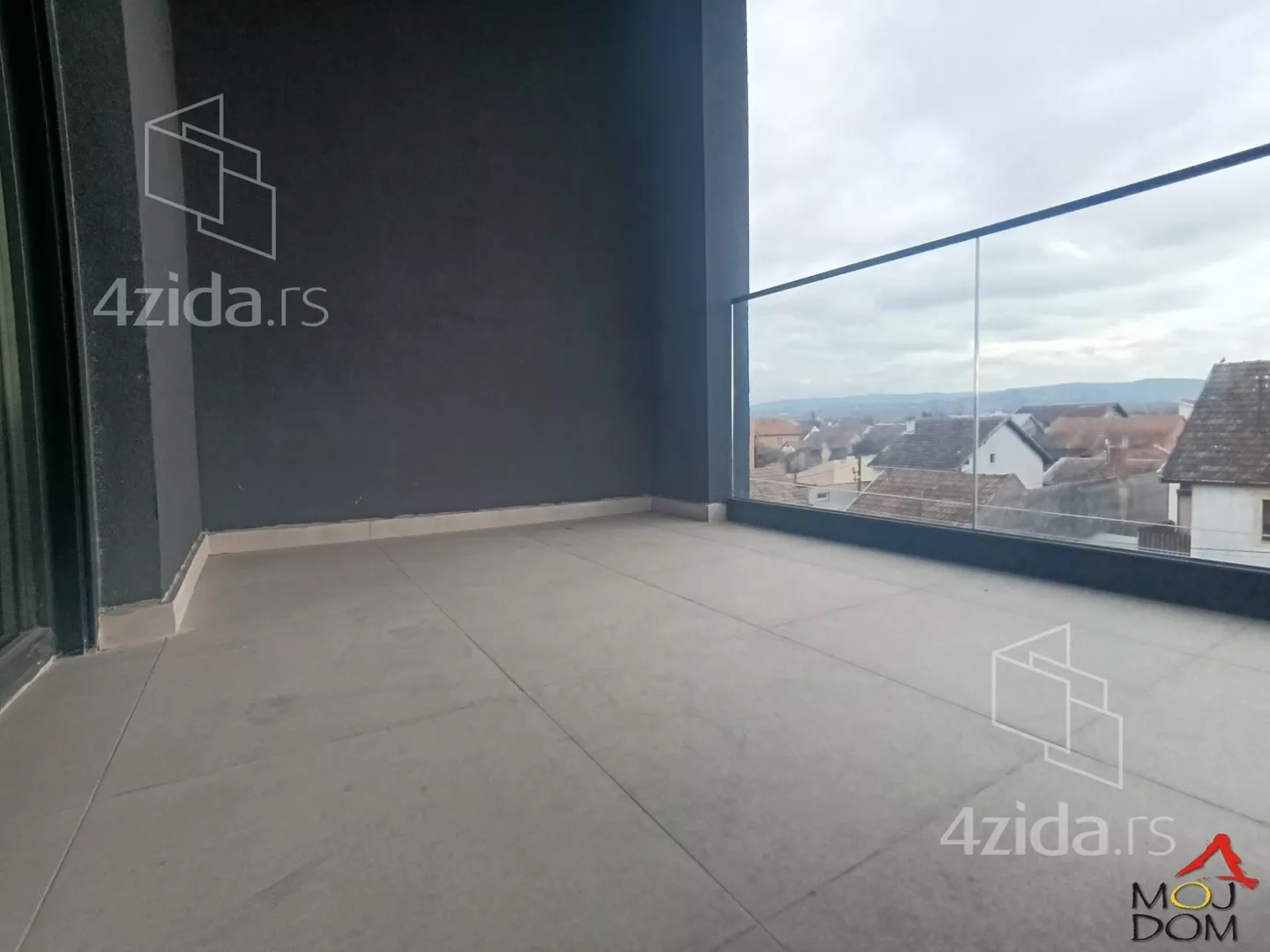 Troiposoban stan | 4zida