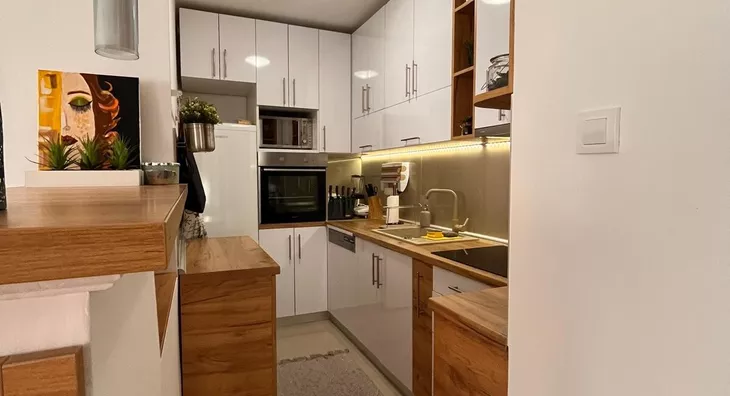 Petosoban stan | 4zida