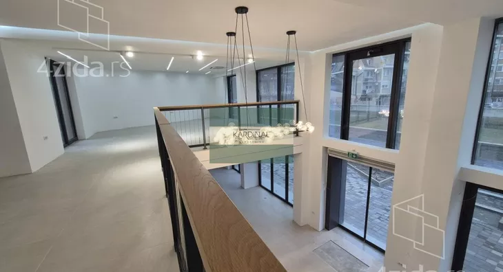 Poslovni prostor | 4zida