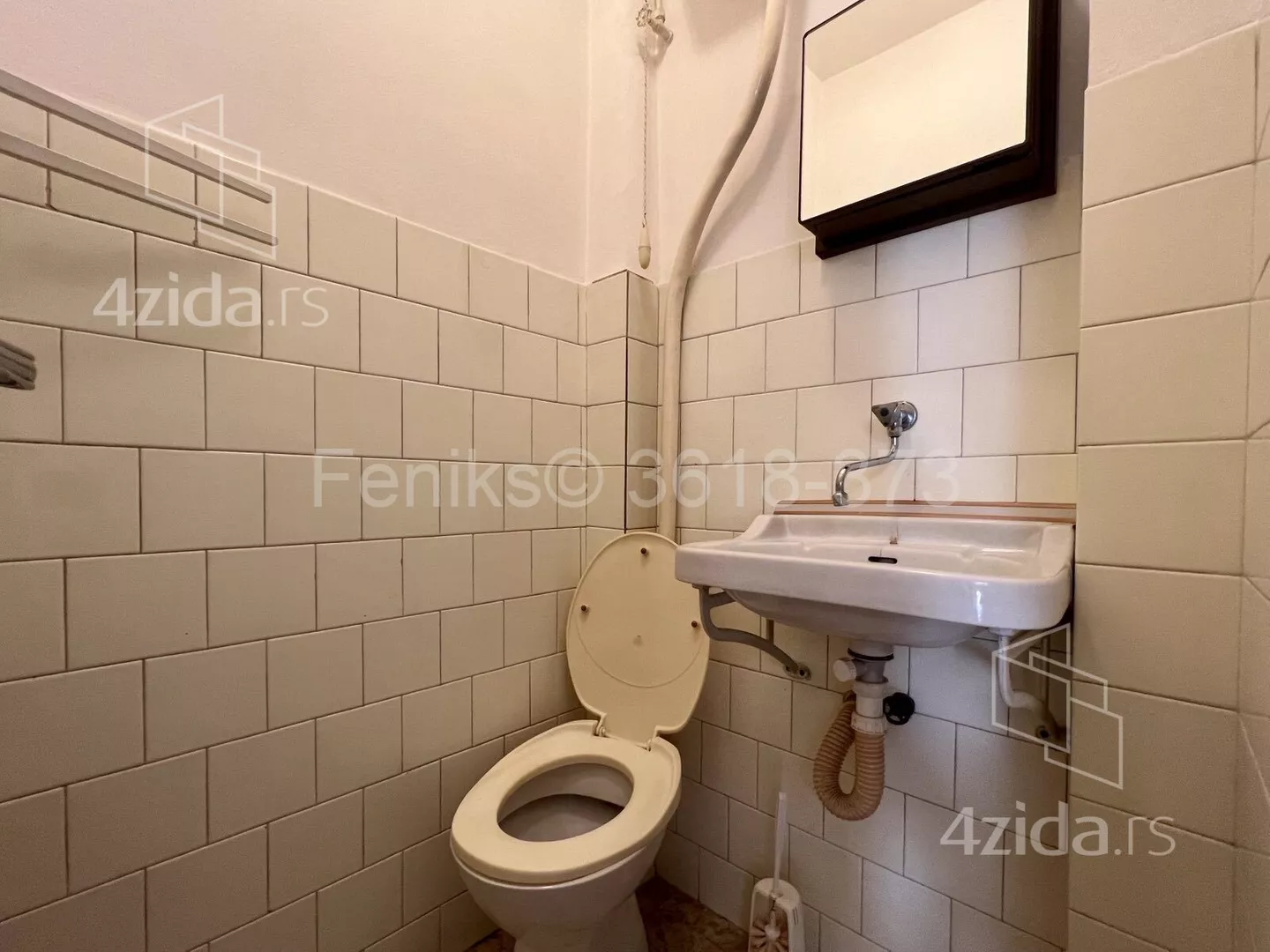 Četvoroiposoban stan | 4zida