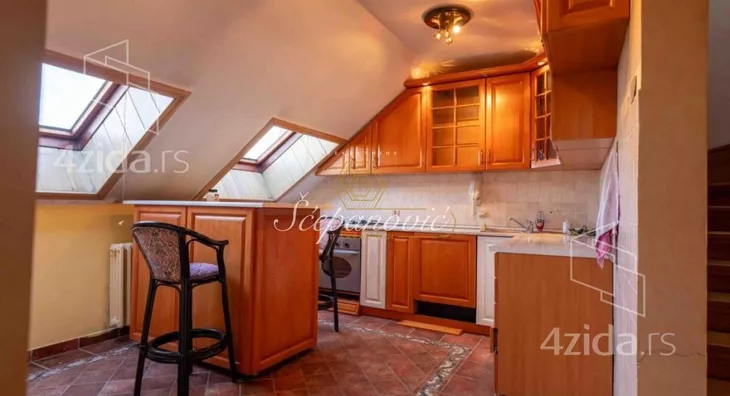 Petosoban stan | 4zida