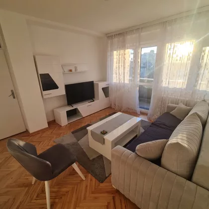 Trg Učitelj Tase | 4zida.rs