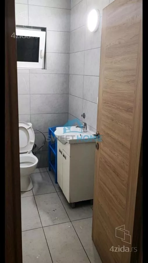 Četvoroiposoban stan | 4zida