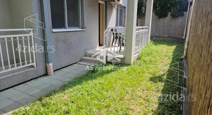 Četvoroiposoban stan | 4zida