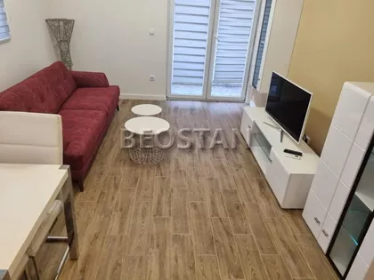 Cara Dusana | 4zida.rs