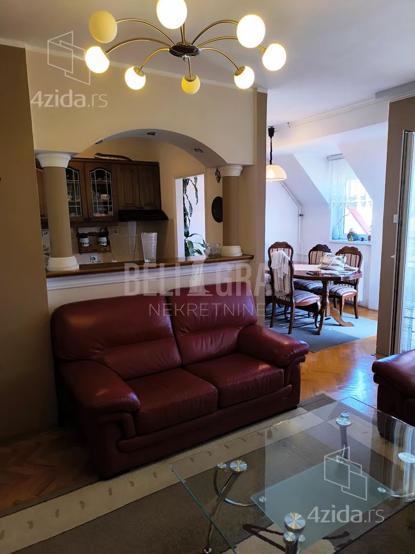 Troiposoban stan | 4zida