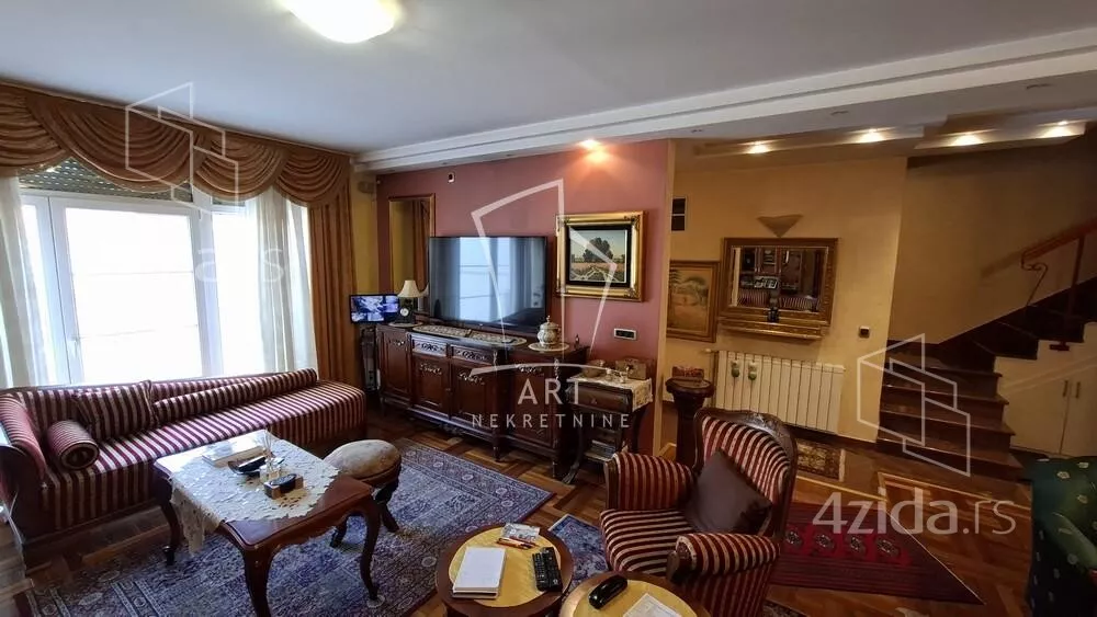 3-etažna kuća | 4zida