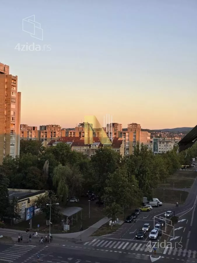 Petosoban stan | 4zida