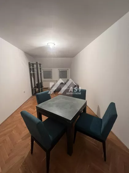 Petra Drapšina | 4zida.rs