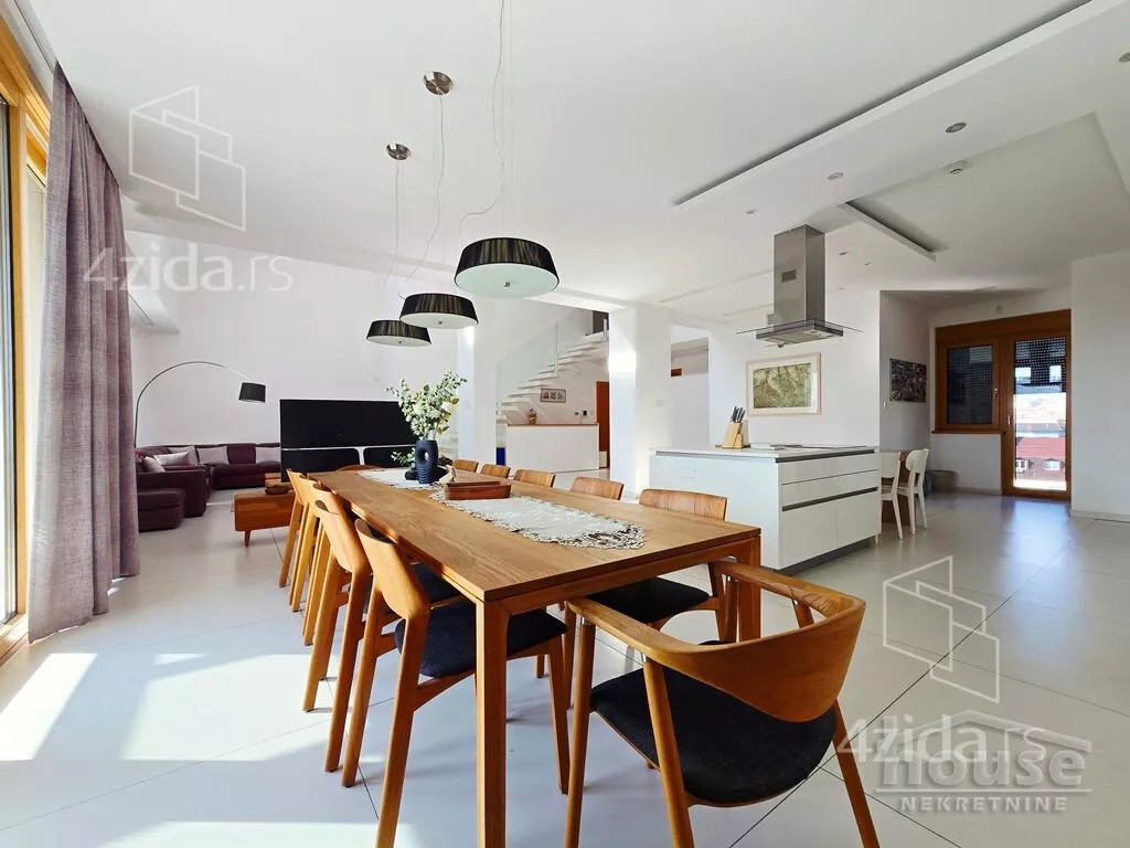 Sedmosoban stan | 4zida