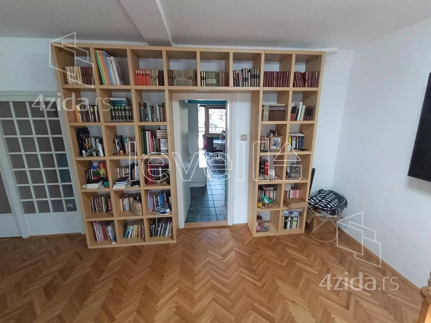 Troiposoban stan | 4zida