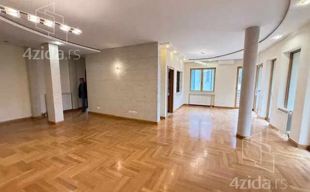 Šestosoban stan | 4zida