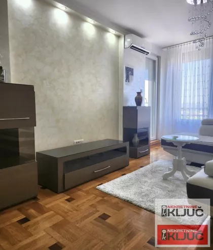 Bulevar Patrijarha Pavla (Somborski Bulevar) | 4zida.rs