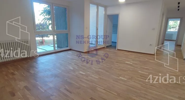 Četvoroiposoban stan | 4zida