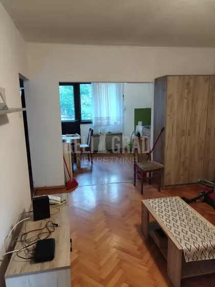 Milana Šarca | 4zida.rs