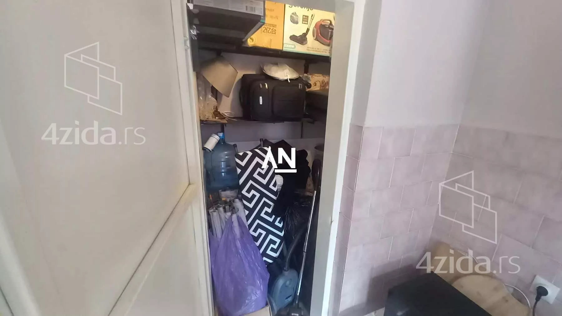 Petosoban stan | 4zida