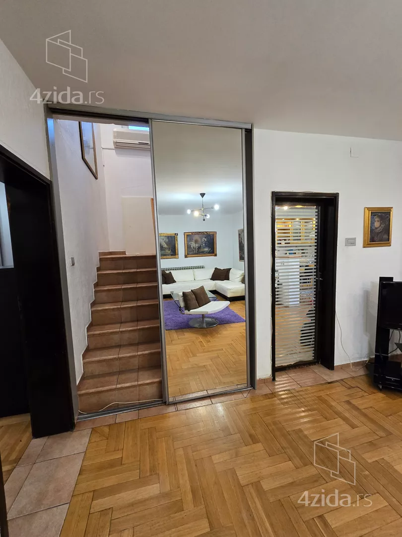 Šestosoban stan | 4zida