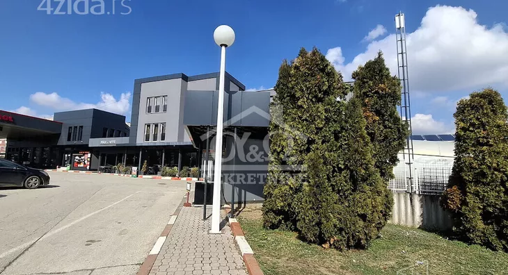 Poslovna zgrada | 4zida