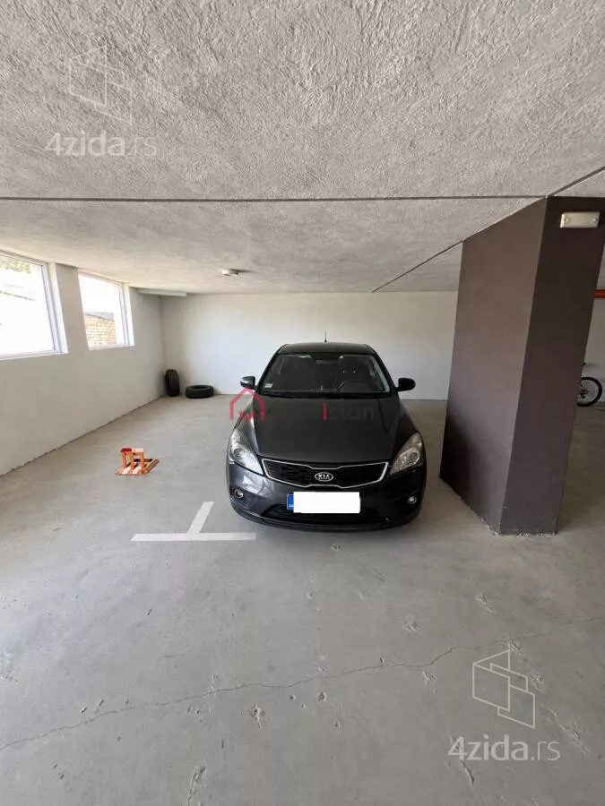 Garaža | 4zida